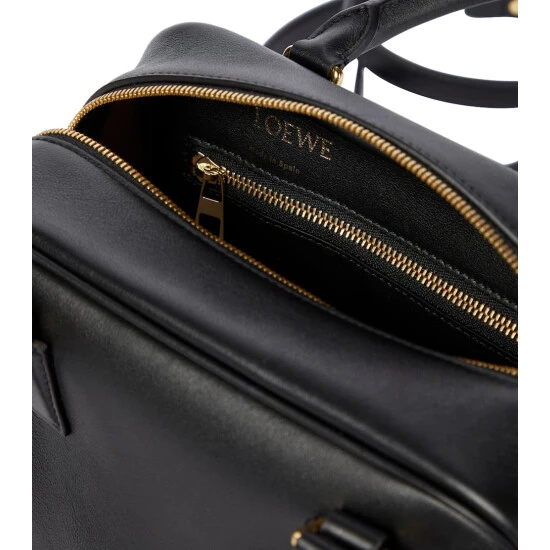 Loewe Amazona 19 Square Leather Tote - Image 2