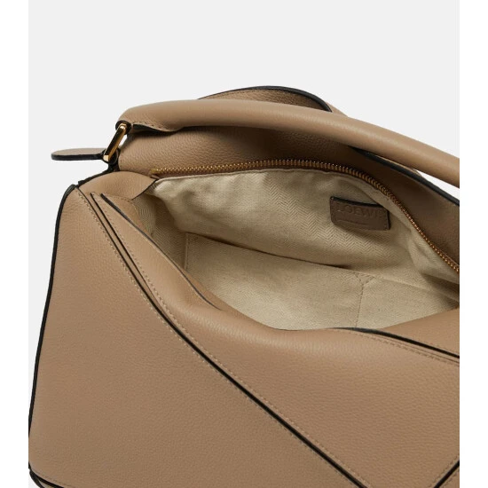 Loewe Puzzle Medium Leather Shoulder Bag - Image 2