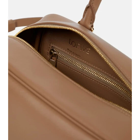 Loewe Amazona 19 Square Leather Tote - Image 2