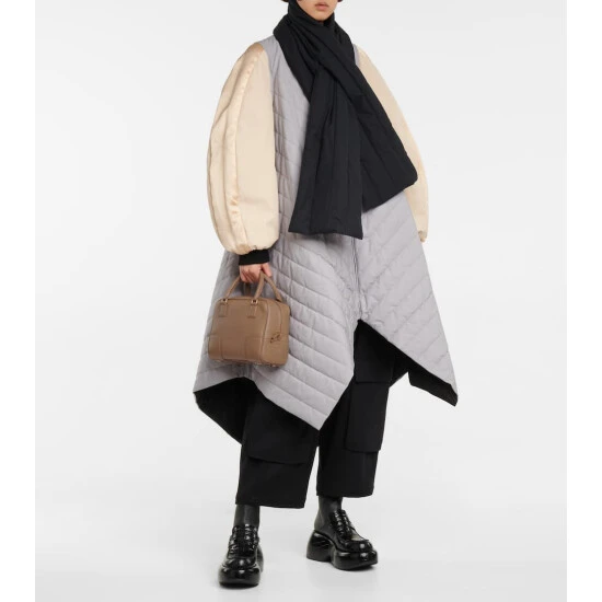 Loewe Amazona 19 Square Leather Tote - Image 4